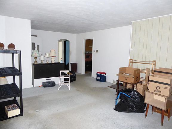 2nd image of 319 Chestnut St