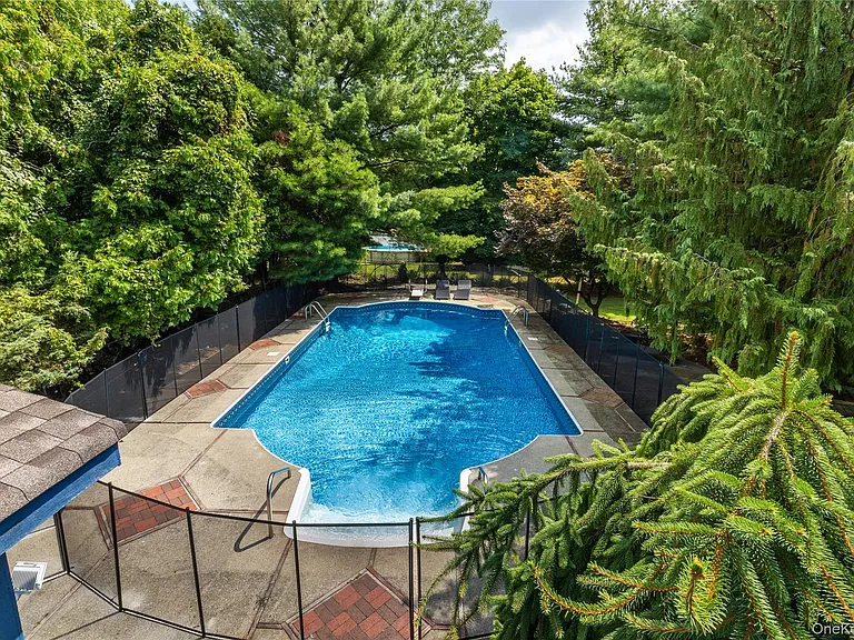 31 Gleason Dr — Photo 30