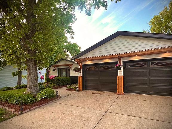 2nd image of 3370 Halcyon Dr