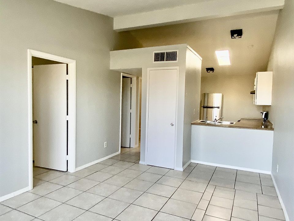 1st image of 421 E Thoroughbred St #10952693
