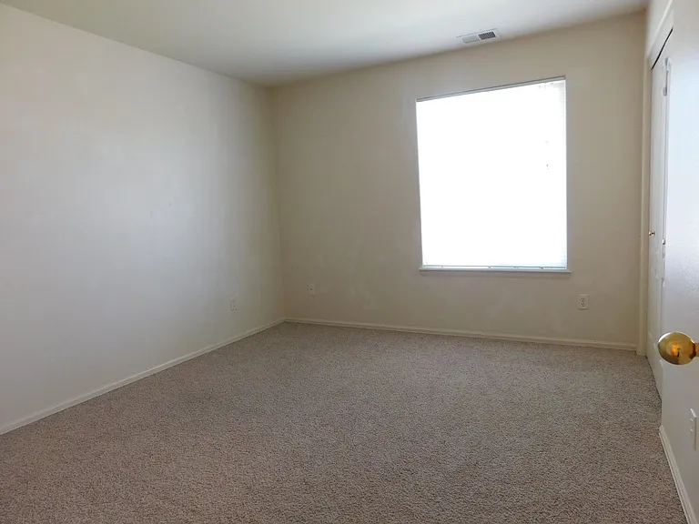 2986 1/2 Redbud Ct — Photo 13