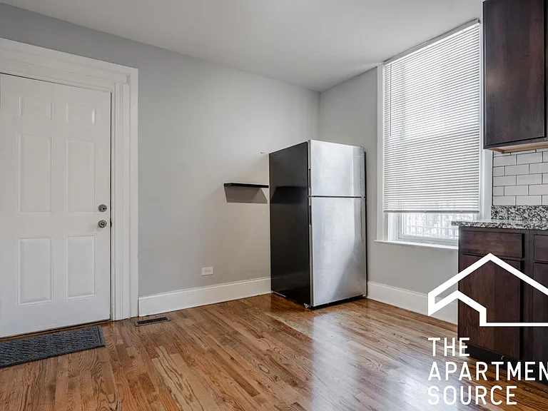 2858 N Central Park Ave #1F — Photo 5