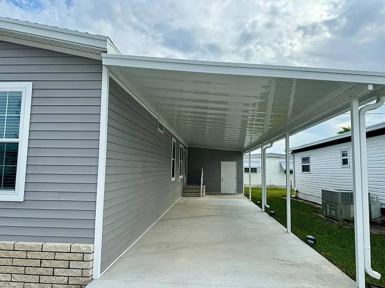1283 Jamestown Dr — Photo 3
