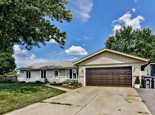 11887 Hayloft Ln, Roscoe, IL 61073