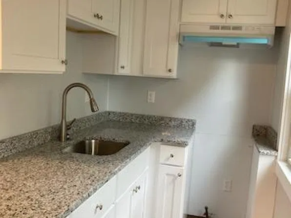 35 Green St #1W, Fairhaven, MA 02719