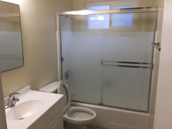 3rd image of 504 S Manhattan Pl #2