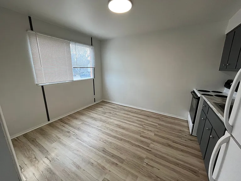 2200 S Jefferson St #1 — Photo 3