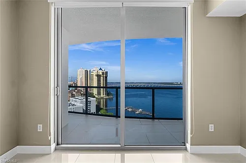 3000 Oasis Grand Blvd Photo 1