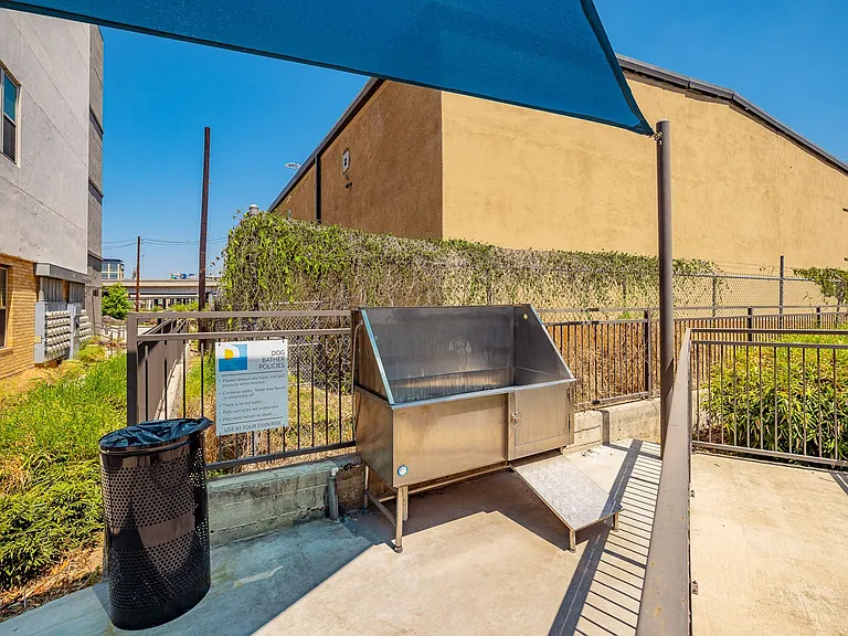 Rivera on Broadway Apartments — Photo 45