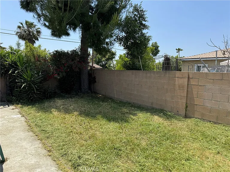 10716 Ralston Ave — Photo 8