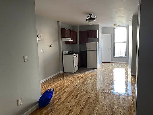 1st image of 235 E 111th St APT 2