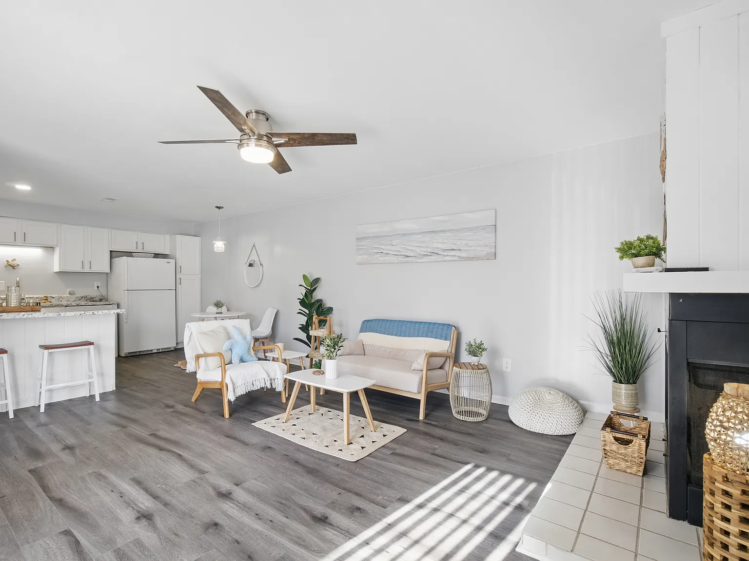 2 bed, 948 sqft, $2,150 — Photo 1