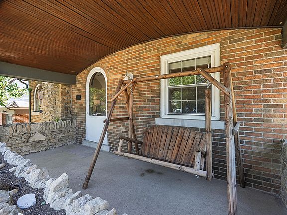 4th image of 904 Clayton Ct