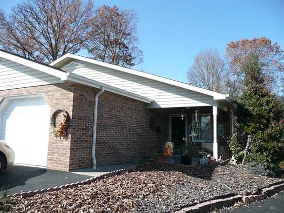 2nd image of 869 Cobblestone Pl