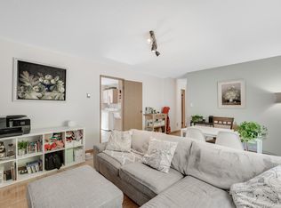8607 Selkirk St, Vancouver, BC V6P 4J2