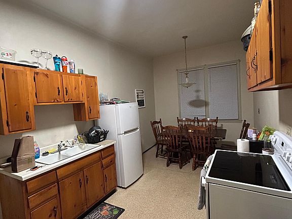 5th image of 409 Elmwood Ave #1