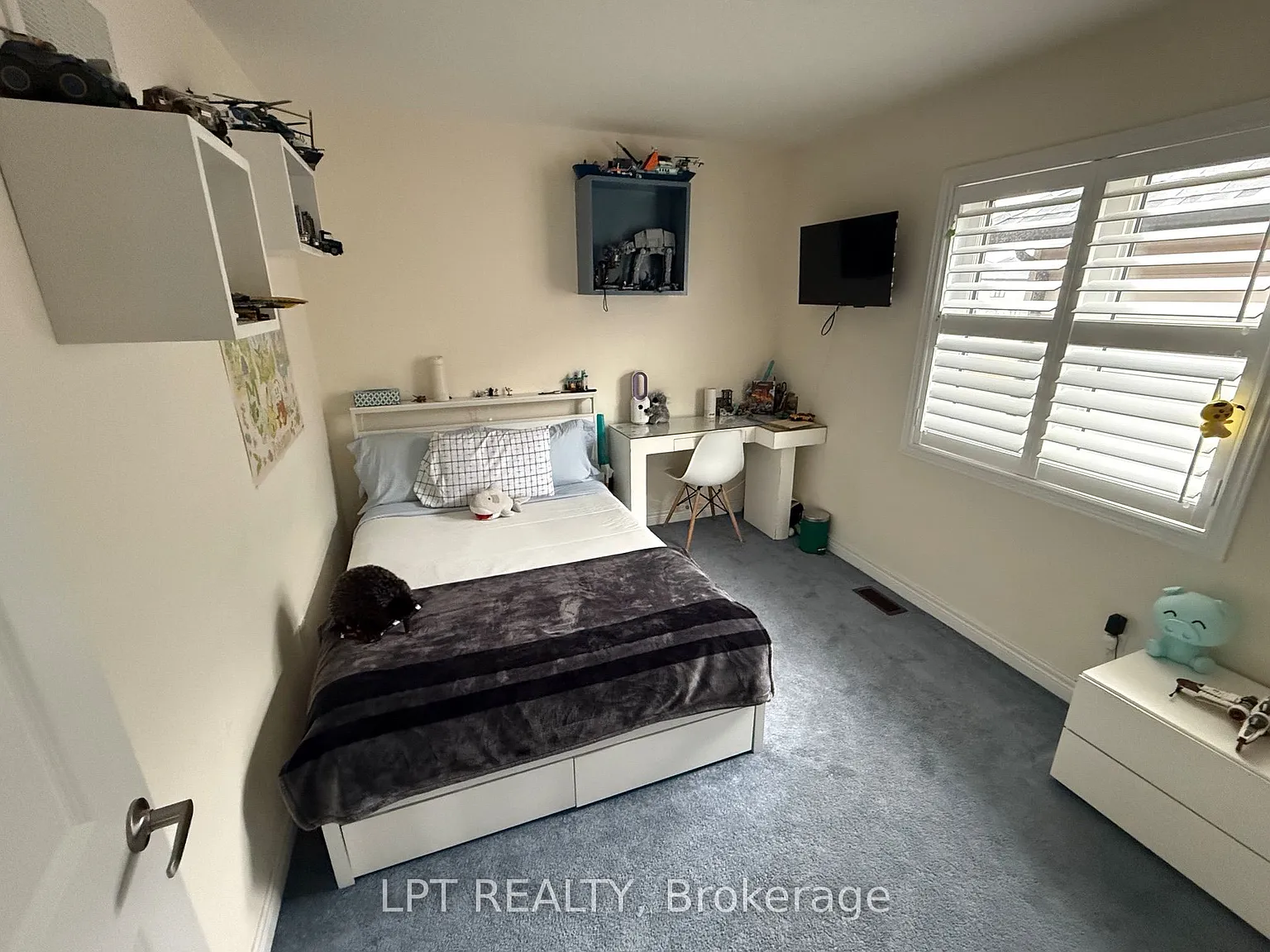4 bed, $2,900 — Photo 4
