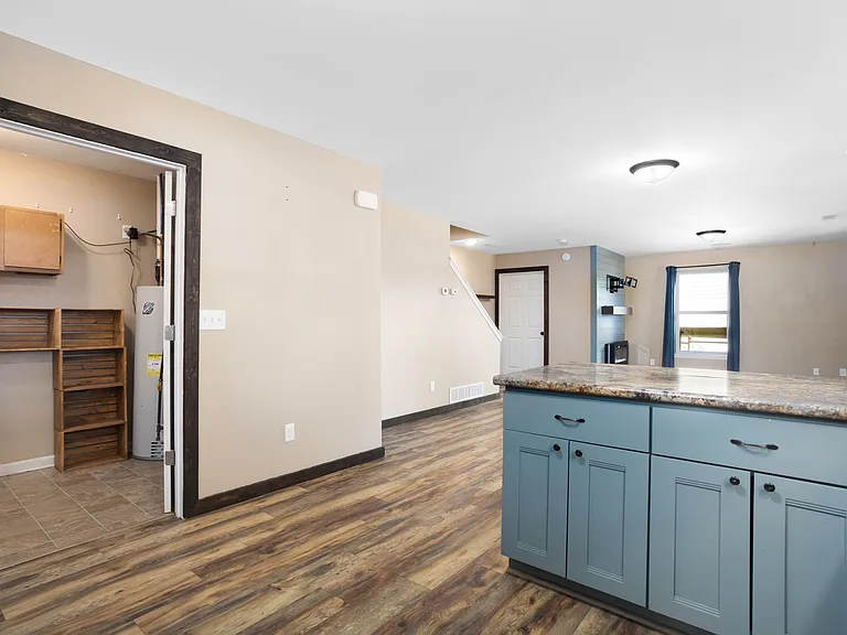 503 5th Ave NW — Photo 8
