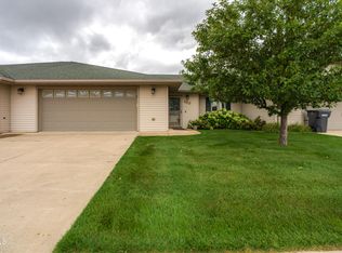 2821 40th Ave SE Unit 102, Mandan, ND 58554