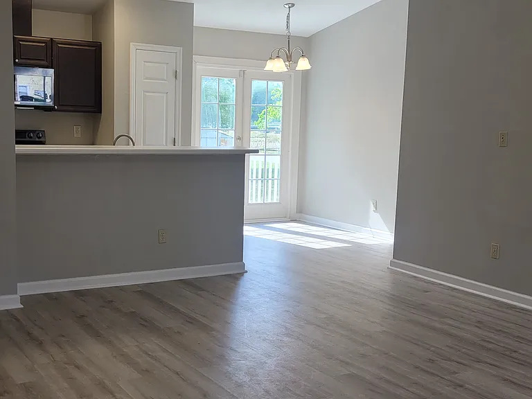 2626 Chateau Ln — Photo 5