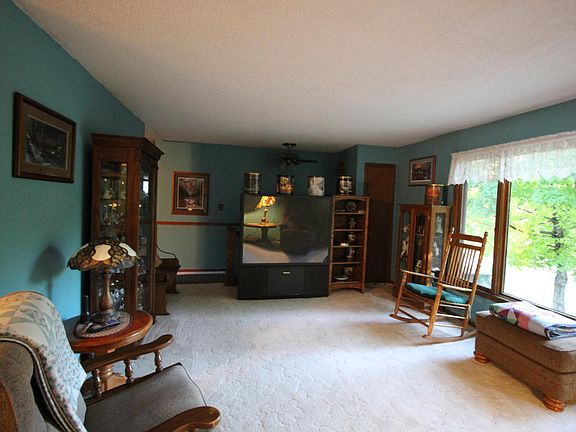 5th image of 9842 Chippewa Hts NW