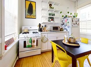 1015 W School St #1, Chicago, IL 60657