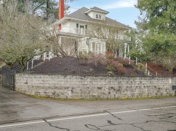 2611 S Troutdale Rd, Troutdale, OR 97060