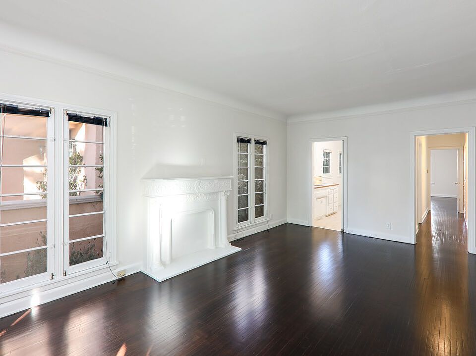 1st image of 132 N La Peer Dr APT 1