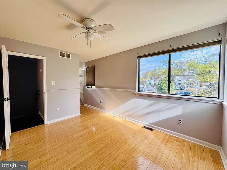 1403 Roberts Way — Photo 18