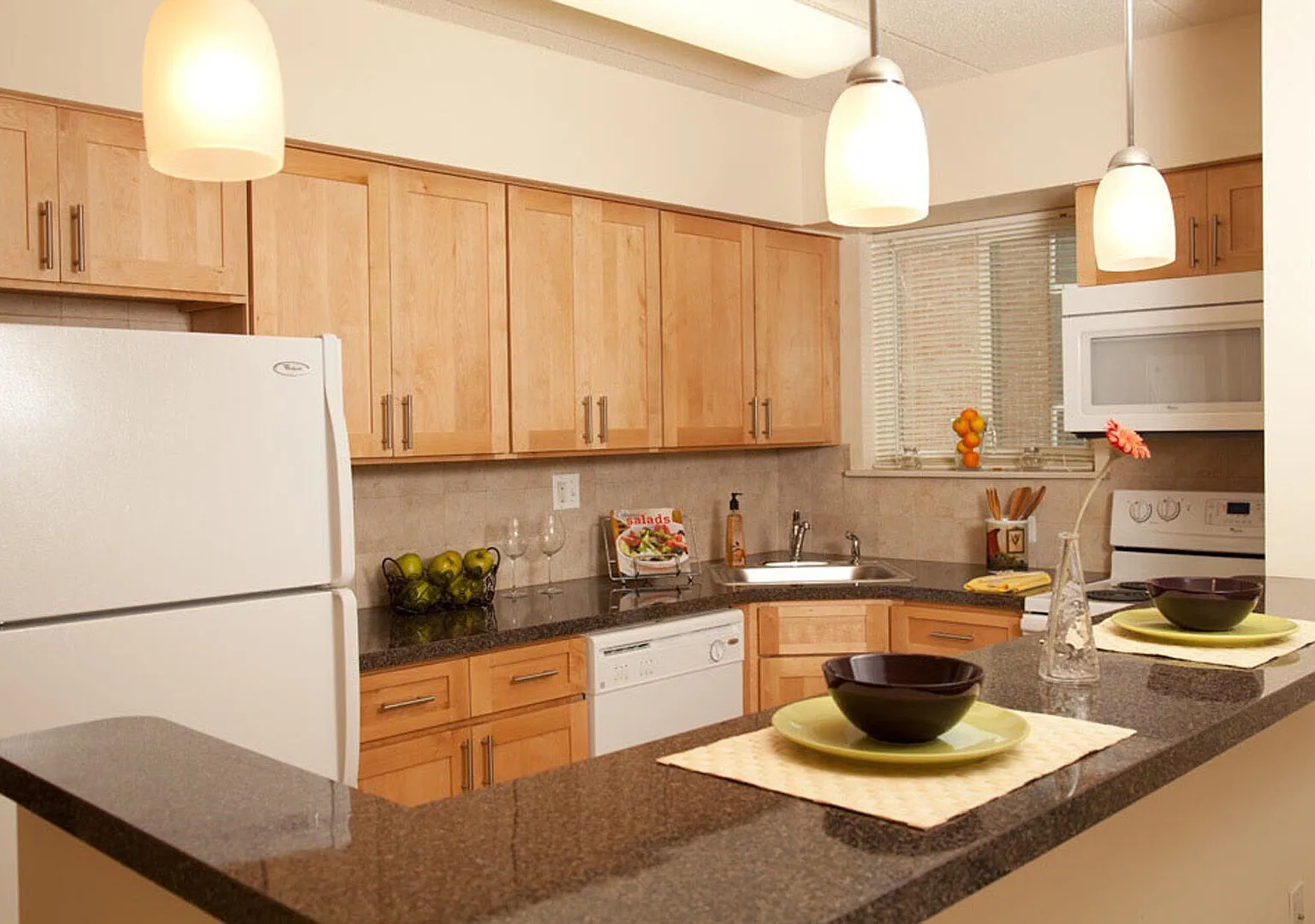 Lansdowne Station Apartments — Photo 1