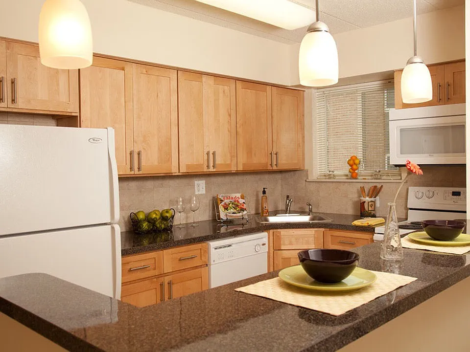 Lansdowne Station Apartments