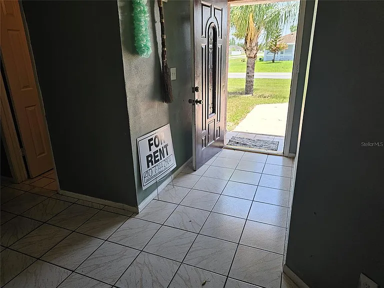 102 Whitehall Way — Photo 13