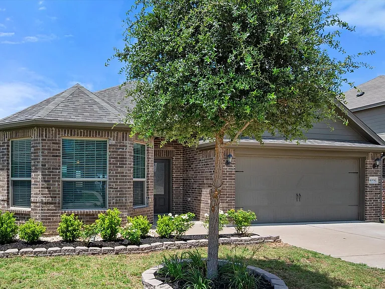 4004 Millau Ln — Photo 2