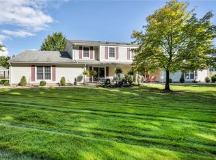 10237 Independence Dr, North Royalton, OH 44133