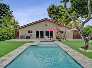910 SW 23rd Rd, Miami, FL 33129
