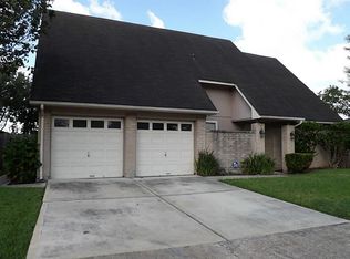 2314 Meadow Green Dr, Pearland, TX 77581