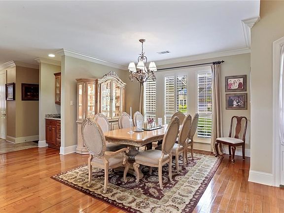 3rd image of 100 Riverwood Dr