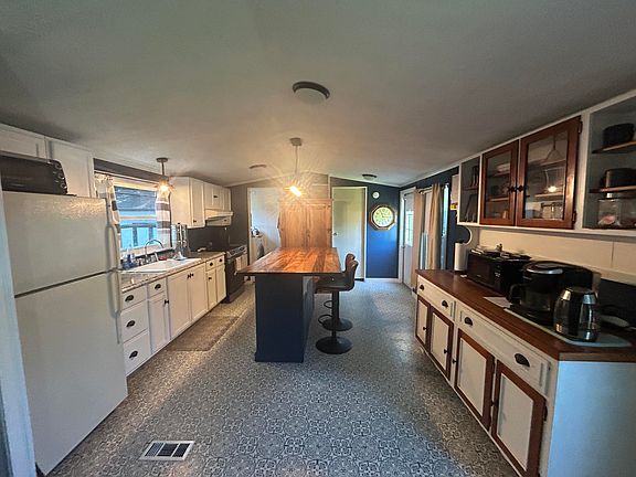 2nd image of 51 Pine Hill M H Park