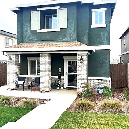 Front Walk to House