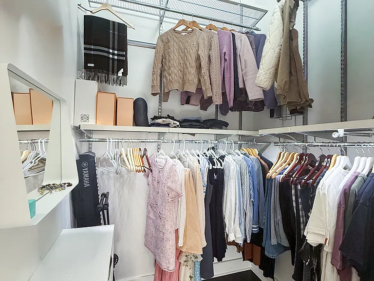 Walk-in Closet