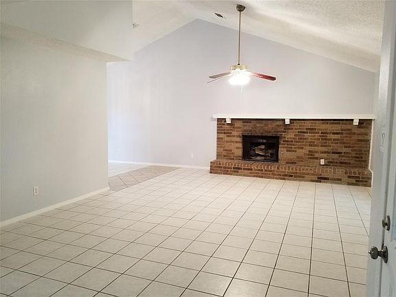 5th image of 2417 Meadow Ct