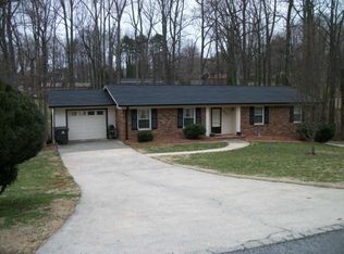 4390 Shadi Green Ln, Pfafftown, NC 27040