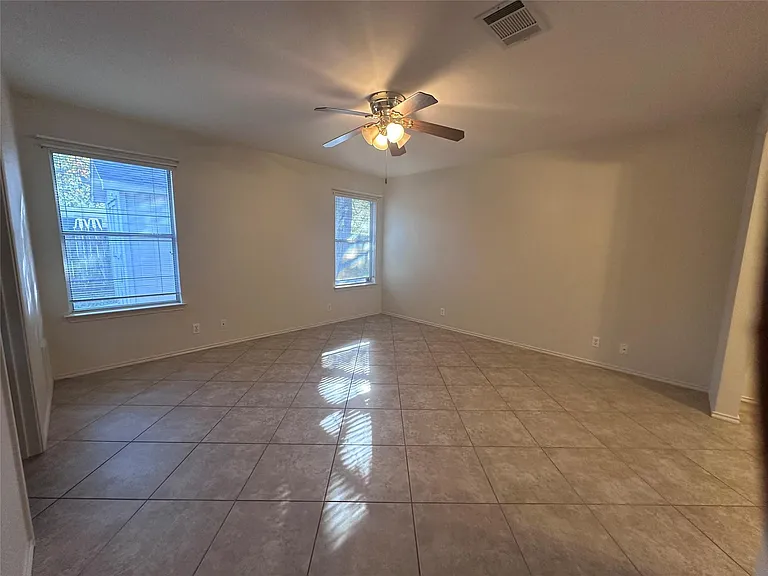605 Blair Ave — Photo 8