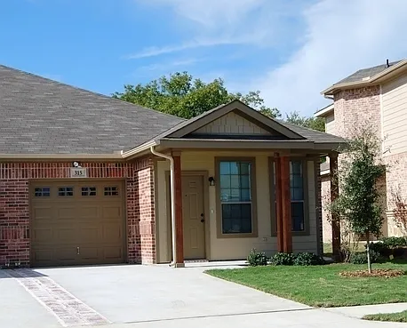 315 Orbit Dr — Photo 1