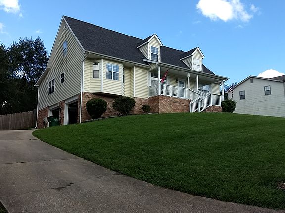 3rd image of 10121 Rolling Wind Dr