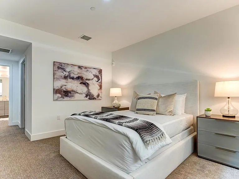 1330 Federal Ave #205 — Photo 16