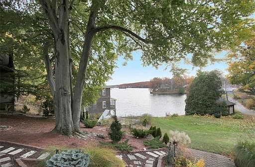 1st image of 154 S Quinsigamond Ave