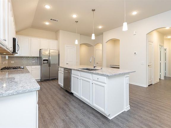 3rd image of 11 Pioneer Canyon Pl