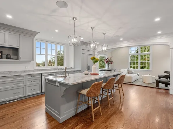 23 Pine Summit Cir, Weston, MA 02493