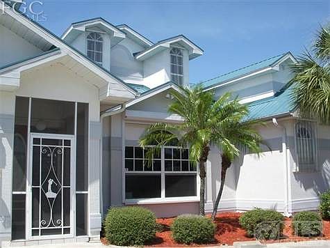 front view showing all the angles of the roof lines